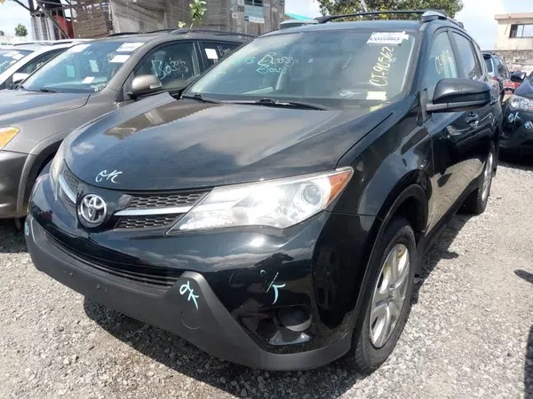 2013 Toyota Rav4 photos, price and features