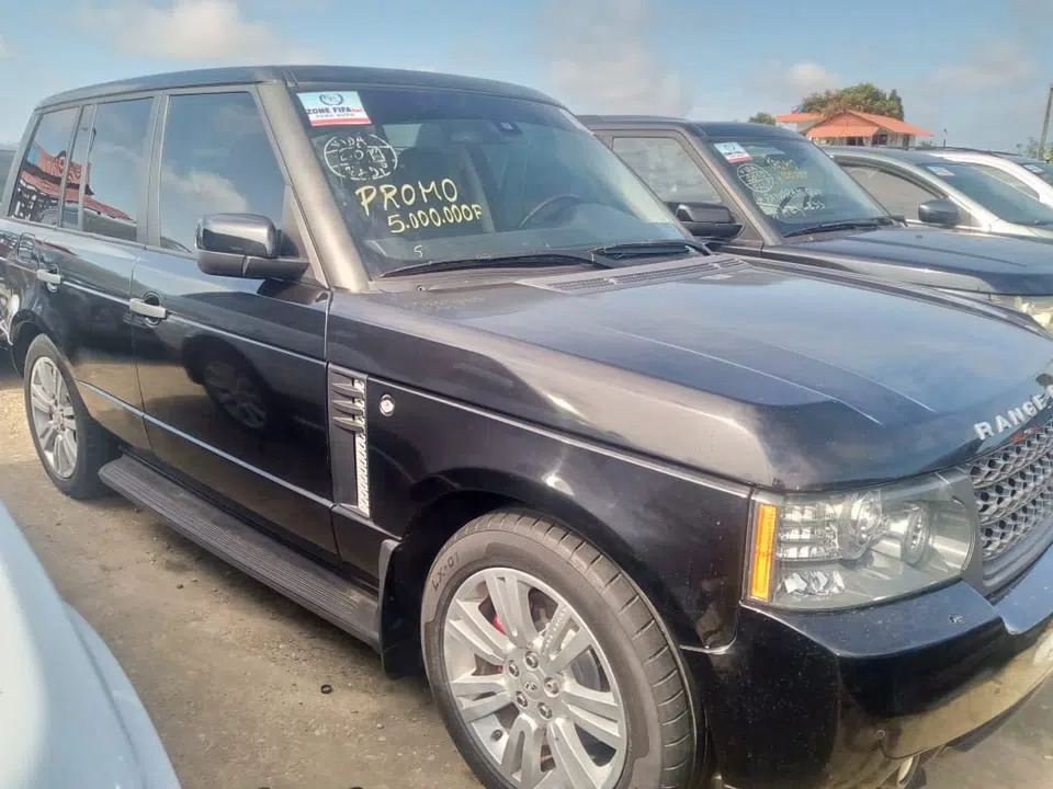 2011 Land-Rover Rover — photo 2