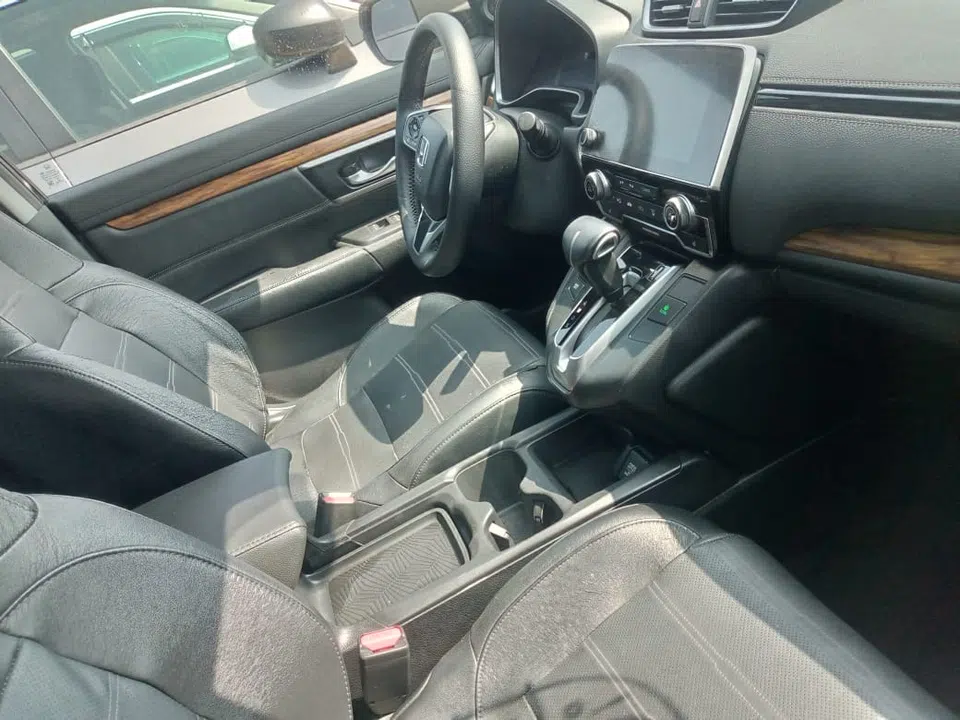 2017 Honda Crv — photo 2