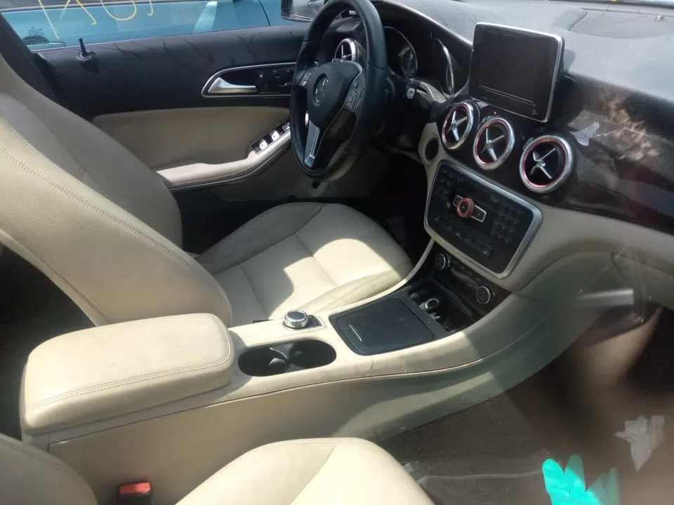 2014 Mercedes-Benz Cla-Class — photo 2