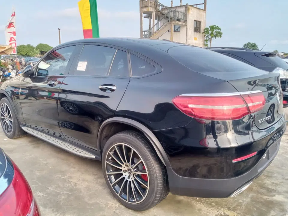 2018 Mercedes-Benz Glc-Class 300 — photo 2