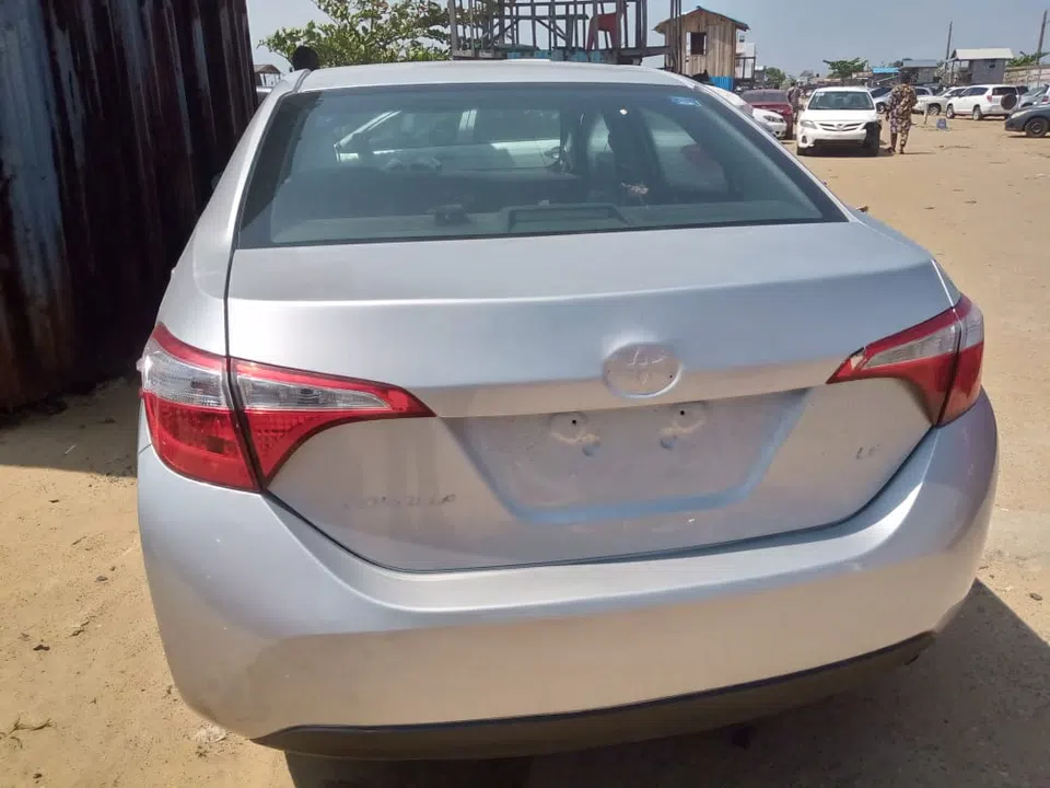 2015 Toyota Corolla — photo 3