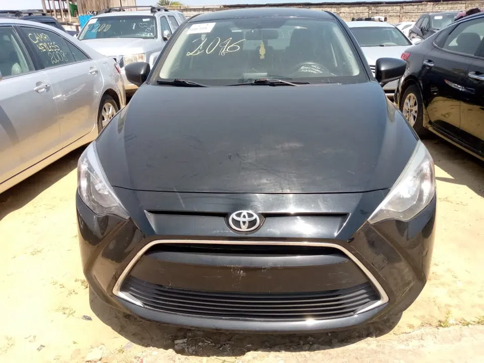 2016 Toyota Yaris — photo 3