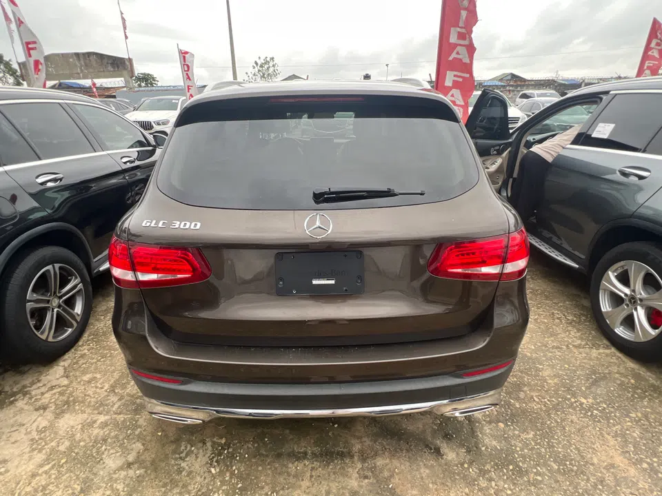 2016 Mercedes-Benz Glc 300 — photo 3