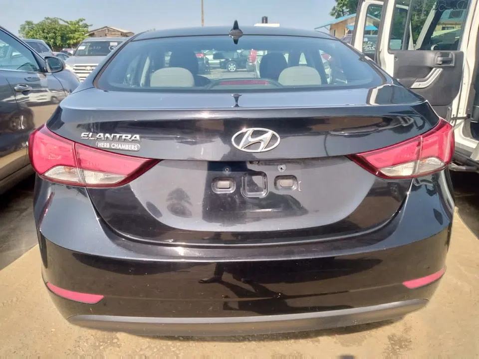 2014 Hyundai Elantra — photo 2