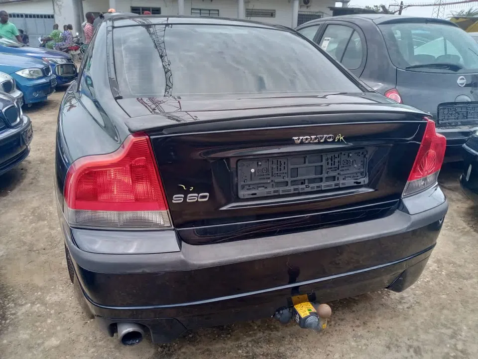 2004 Volvo S60 — photo 2