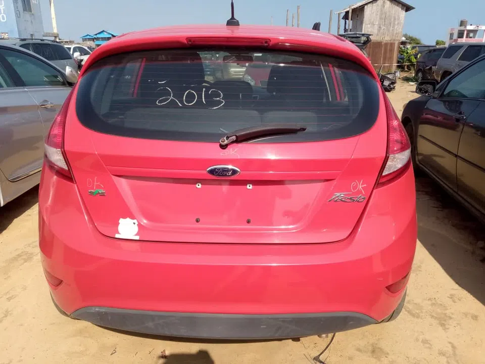 2013 Ford Fiesta — photo 3