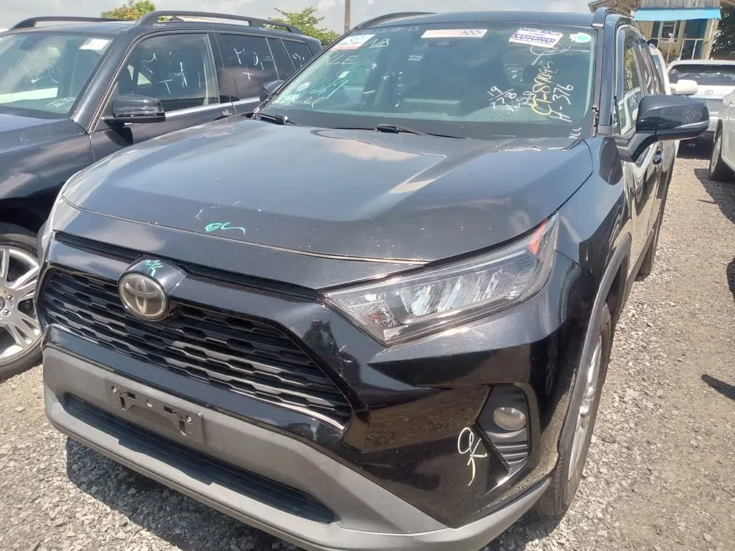 2019 Toyota Rav4 — photo 1