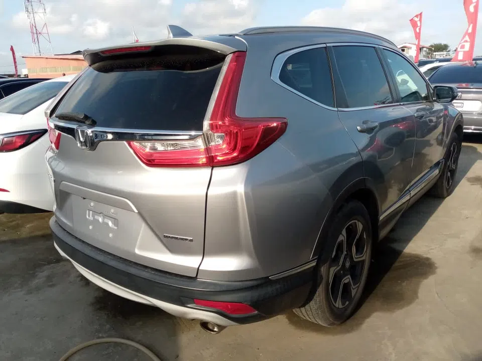 2017 Honda CR-V — photo 2