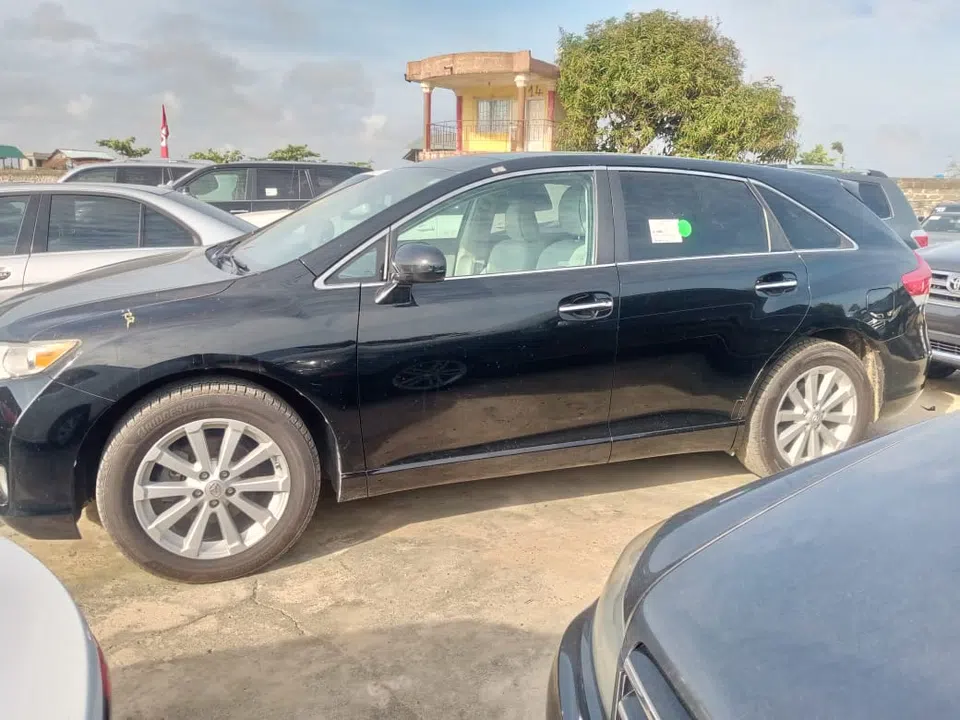 2010 Toyota Venza — véhicule vendu — photo 3