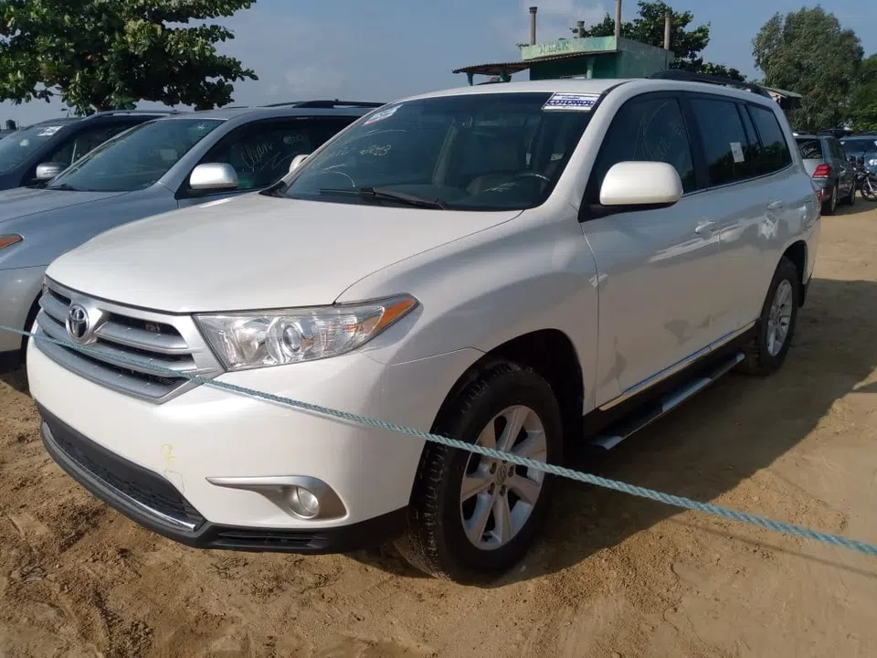 2013 Toyota Highlander — photo 2