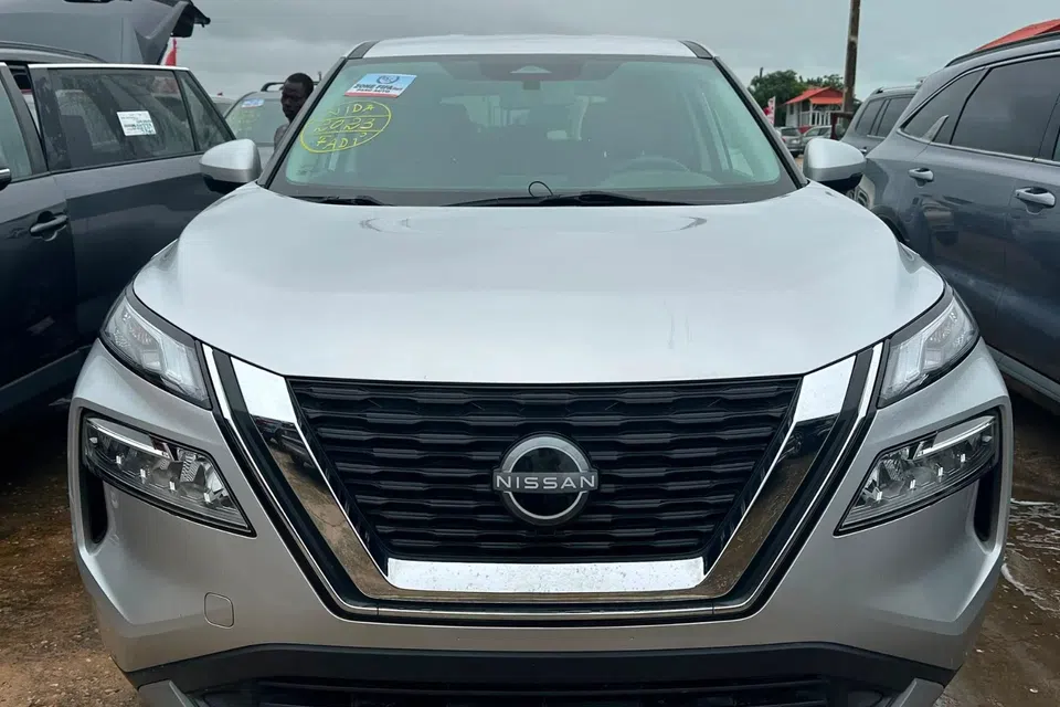 2023 Nissan Rogue — photo 2