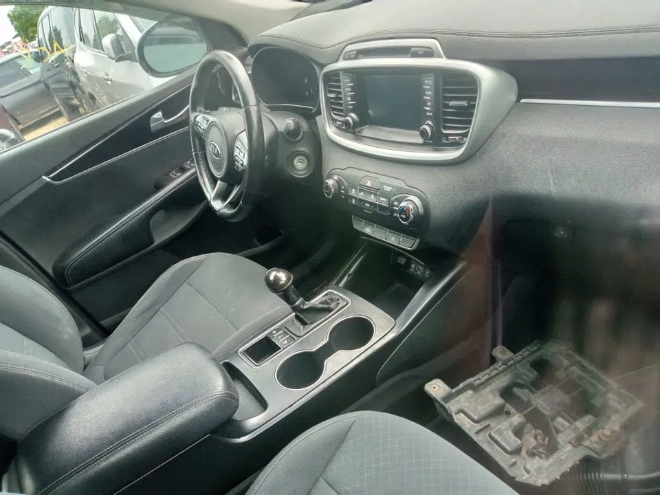 2017 Kia Sorento — photo 3
