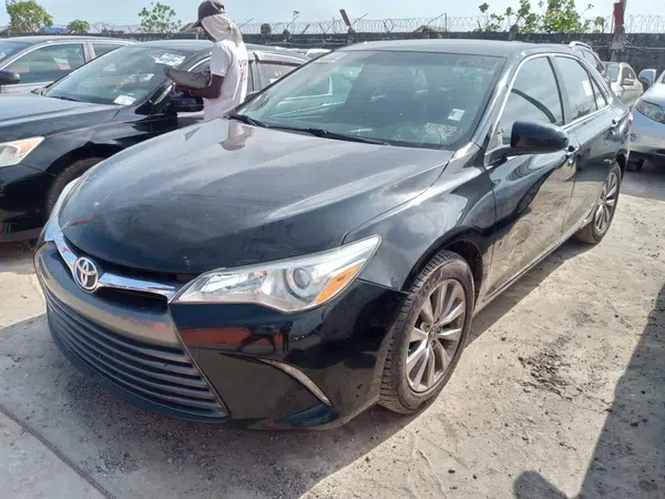 2016 Toyota Camry – photos, prix et caractéristiques