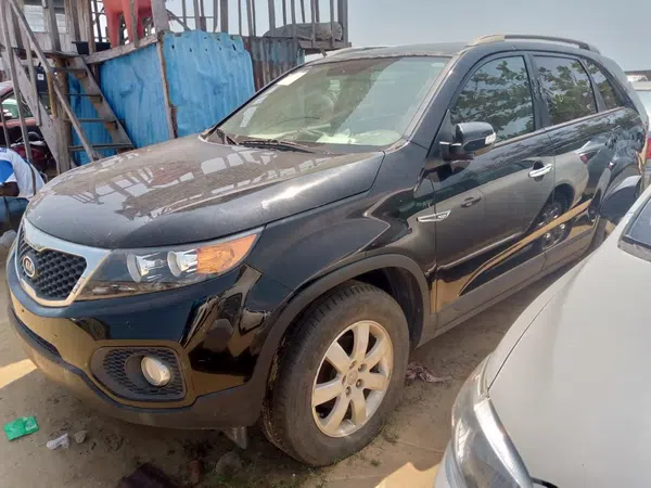2012 Kia Sorento photos, price and features
