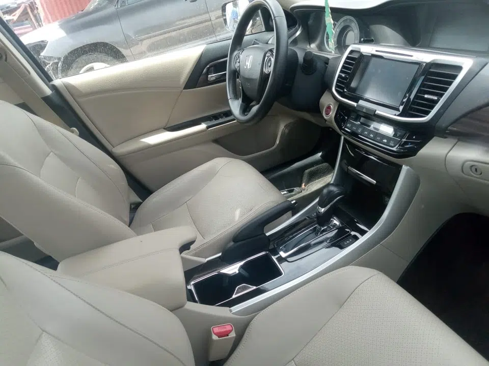 2016 Honda Accord — photo 3