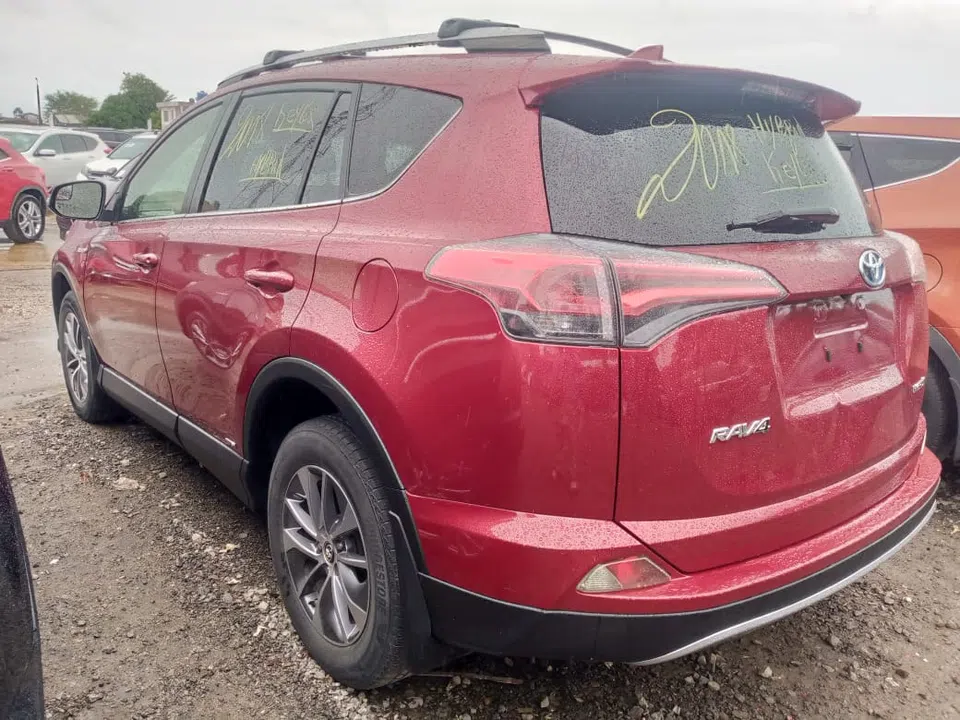 2018 Toyota Rav4 — sold vehicle — photo 3