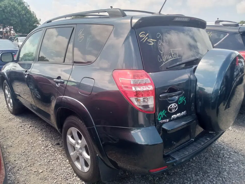 2012 Toyota Rav4 — photo 3