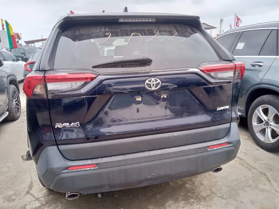 2022 Toyota Rav4 — photo 3