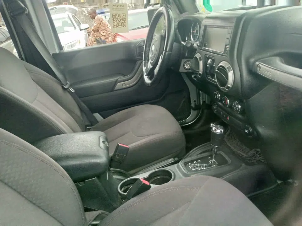 2015 Jeep Wrangler — photo 3