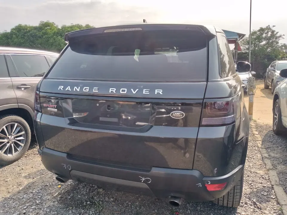 2016 Land-Rover Range Rover Sport — photo 3