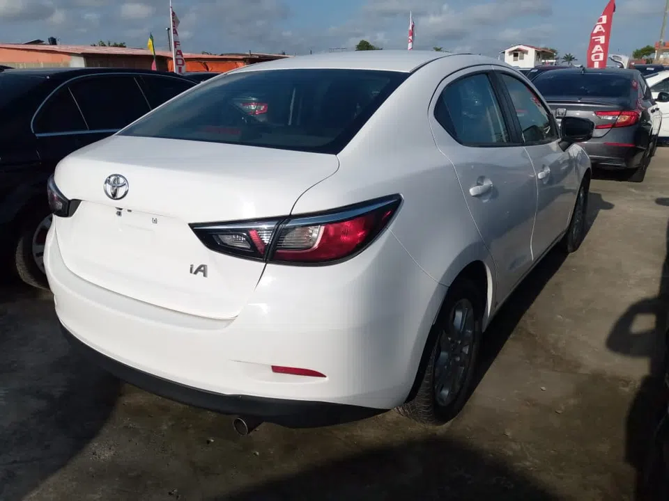 2018 Toyota Yaris Ia — photo 3