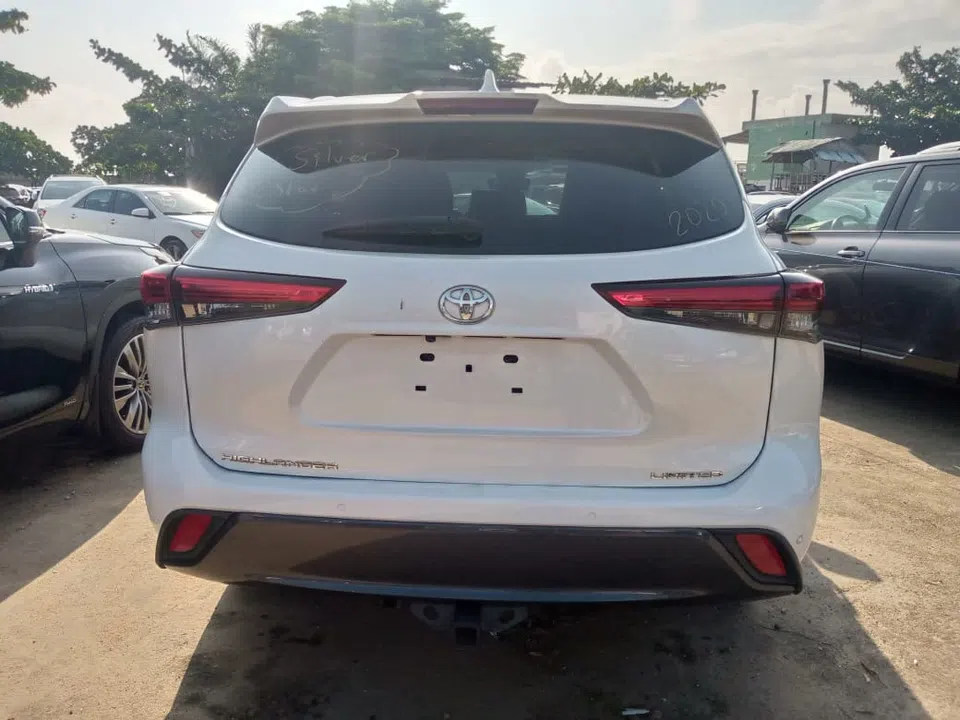 2020 Toyota Highlander — photo 3